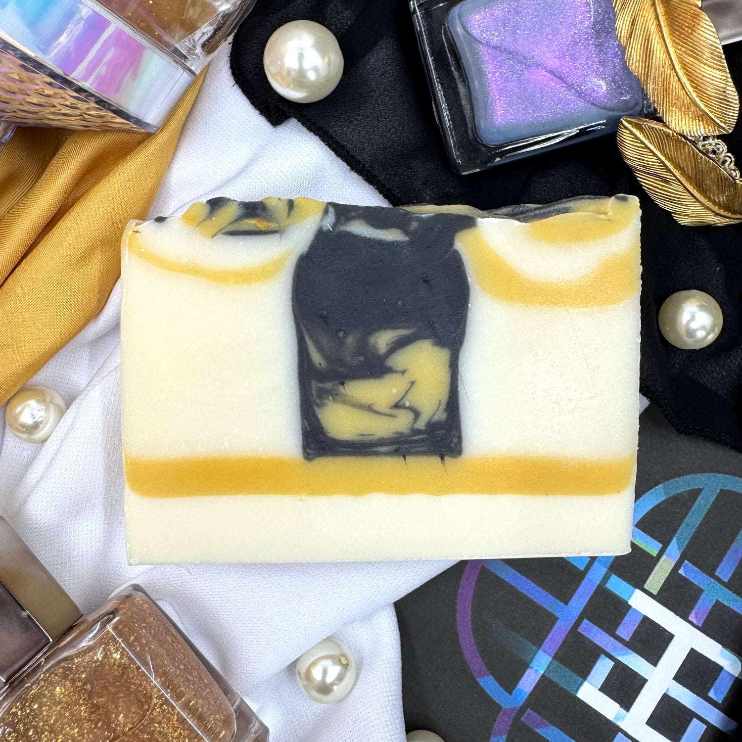 GOLDEN (kpdh soap) [pre-order]
